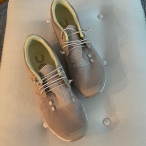 ON Cloud Terry Sneakers